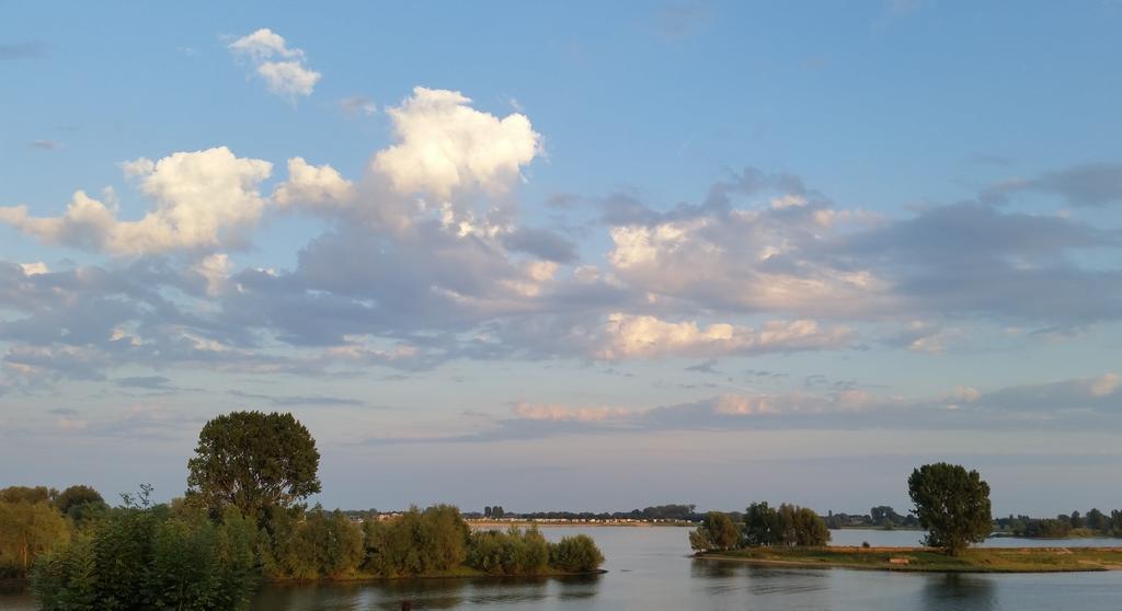 'T Oude Veerhuis Heerewaarden Экстерьер фото